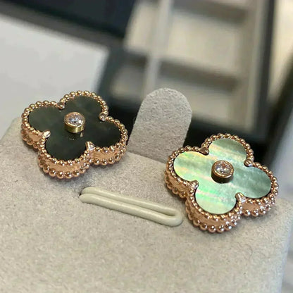 [vivabelle]CLOVER MEDIUM 1 MOTIFS GRAY MOP  DIAMOND EARRINGS