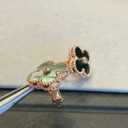 [vivabelle]CLOVER MEDIUM 1 MOTIFS GRAY MOP  DIAMOND EARRINGS