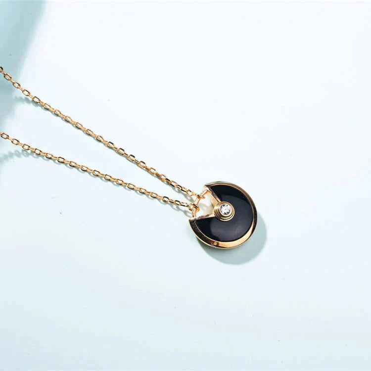 [vivabelle]AMULETTE GOLD CARNELIAN ONYX NECKLACE