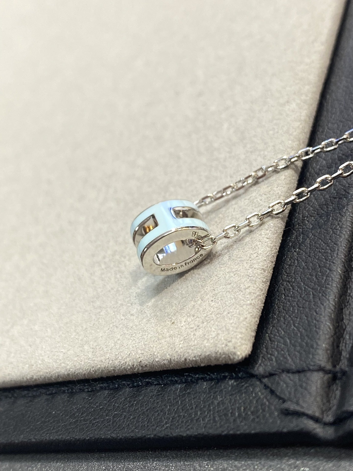 [vivabelle]POP H LIGHT BLUE NECKLACE
