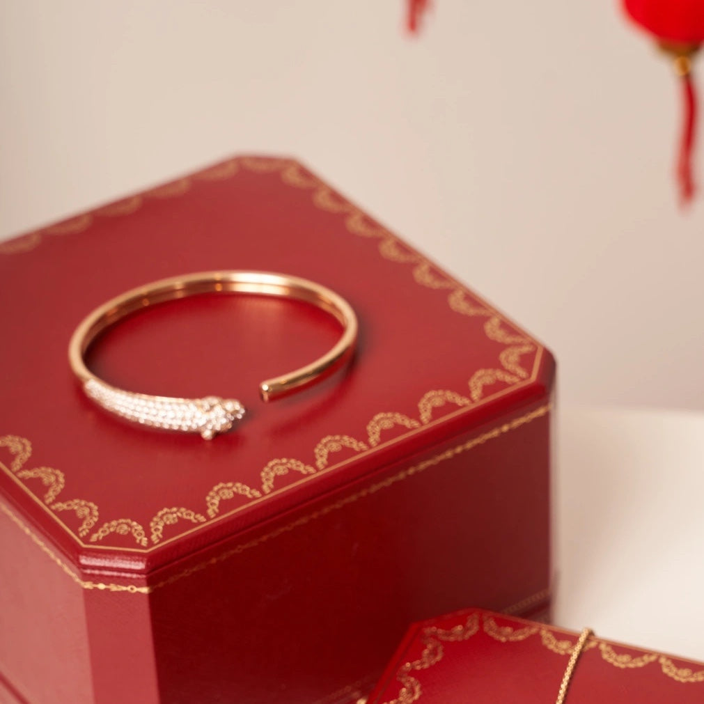 [vivabelle]PANTHERE ROSE GOLD DIAMOND OPEN BRACELET