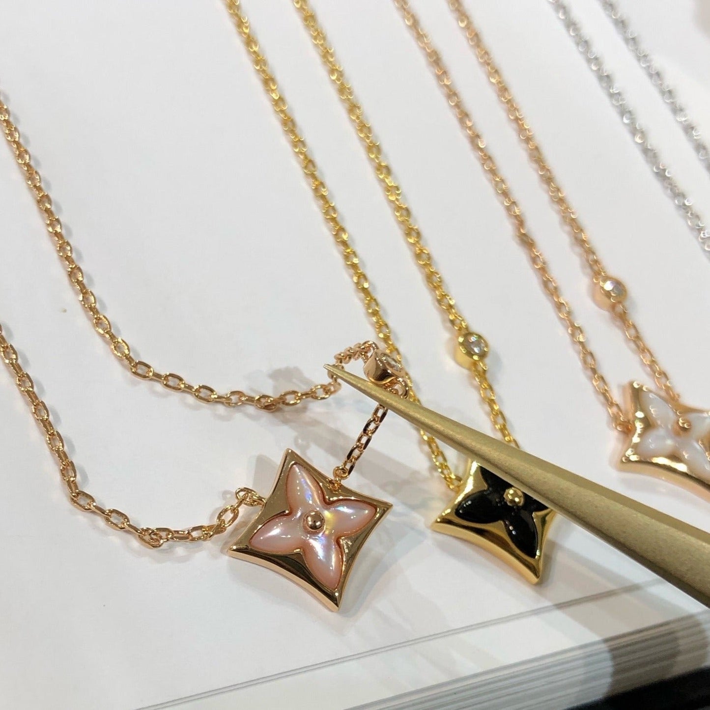 [vivabelle]STAR BLACK MOP NECKLACE