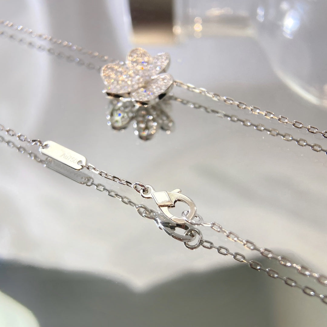 [vivabelle]FLOWER DIAMOND NECKLACE