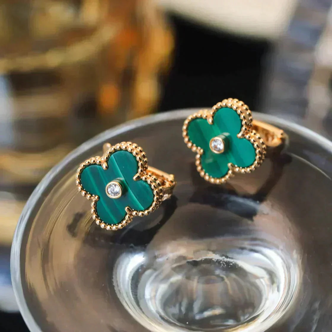 [vivabelle]CLOVER MEDIUM 1 MOTIFS MALACHITE DIAMOND EARRINGS