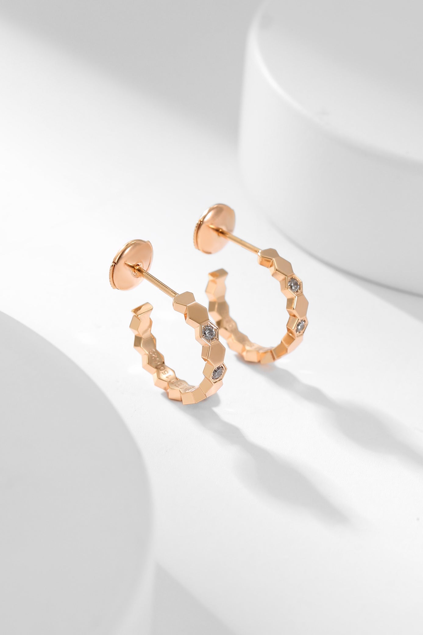 [vivabelle]BEE LOVE DIAMOND HOOP EARRINGS