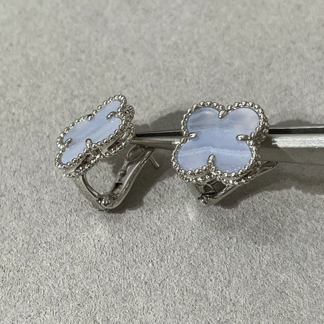 [vivabelle]CLOVER CHALCEDONY SILVER STUD EARRINGS