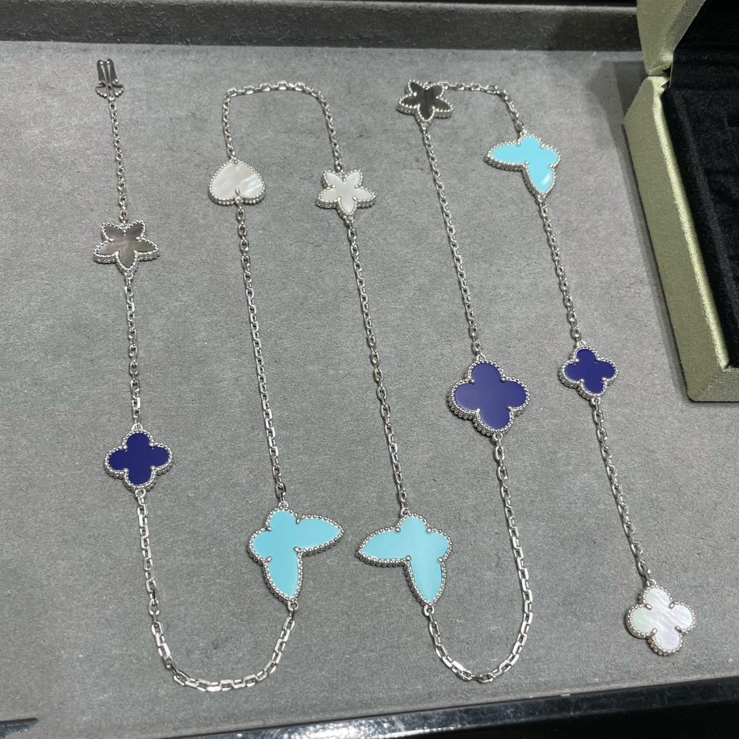 [vivabelle]LUCKY CLOVER SILVER 11 MOTIF NECKLACE