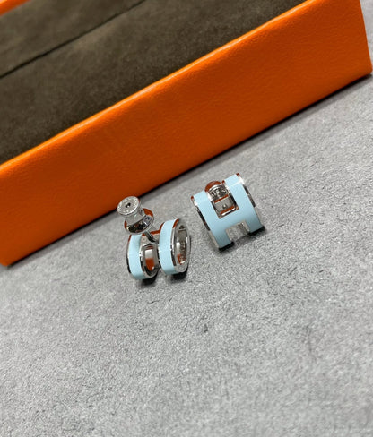 [vivabelle]POP H SKY BLUE STUD EARRINGS