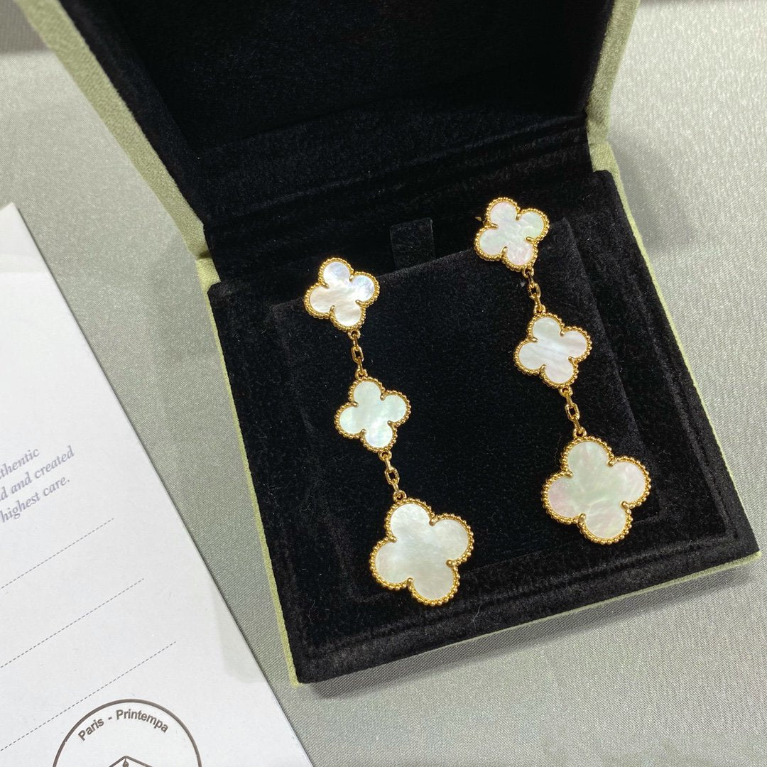 [vivabelle]CLOVER MOP 3 MOTIFS GOLD EARRINGS