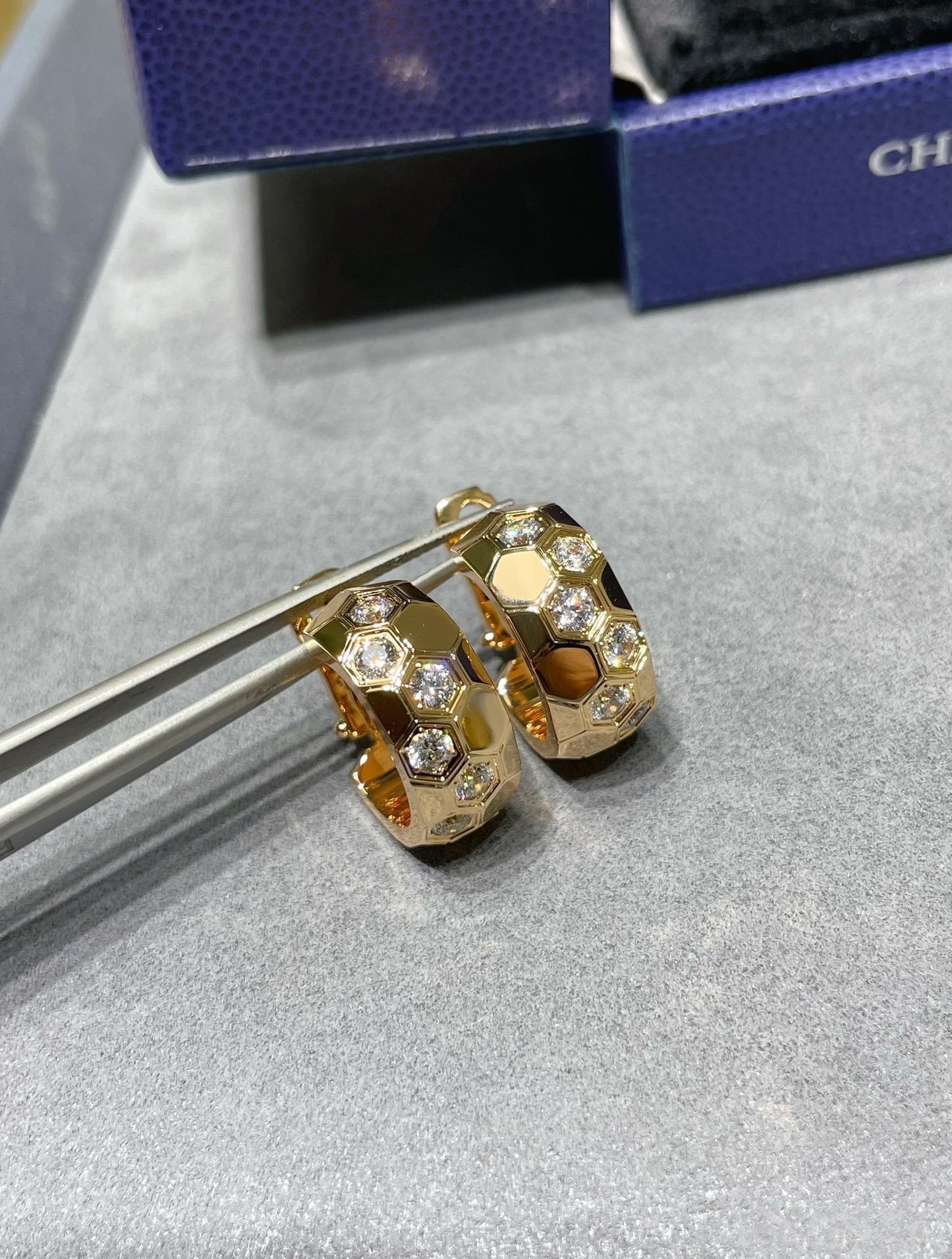 [vivabelle]BEE LOVE DIAMOND HOOP EARRINGS