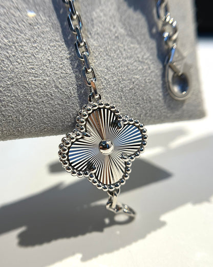 [vivabelle]CLOVER 5 MOTIF SILVER DIAMOND BRACELET