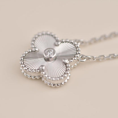 [vivabelle]CLOVER  15MM DIAMOND LASER NECKLACE SILVER