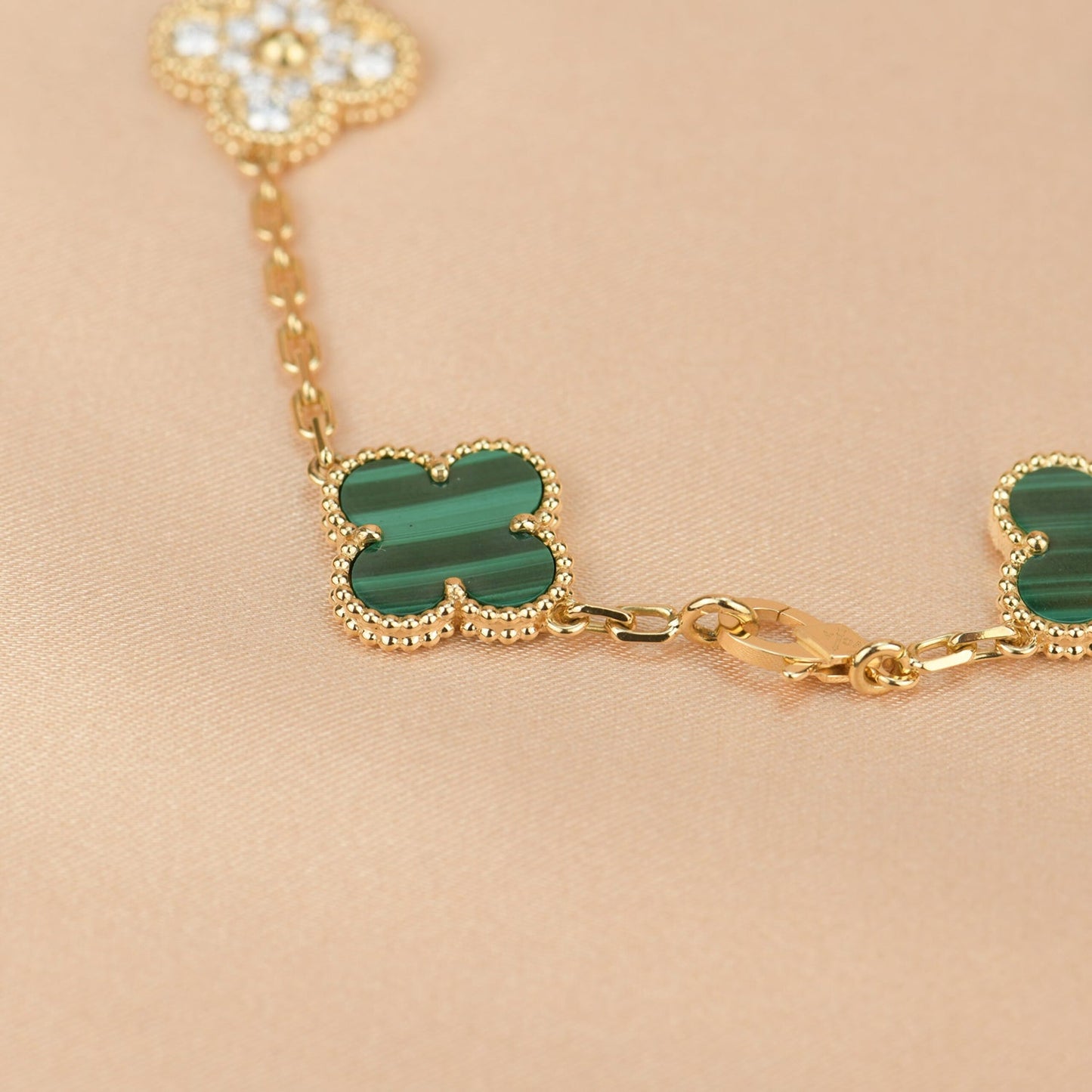 [vivabelle]CLOVER  5 MOTIF MALACHITE DIAMOND BRACELET