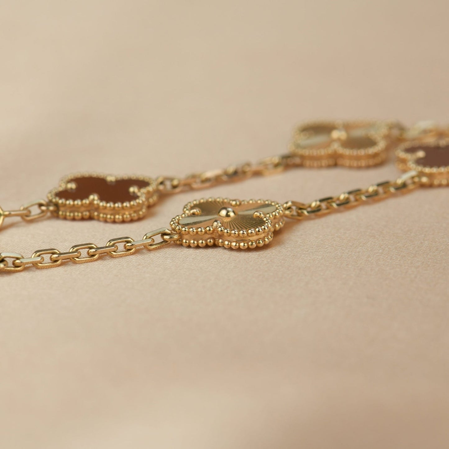 [vivabelle]CLOVER  5 MOTIFS CARNELIAN GOLD BRACELET