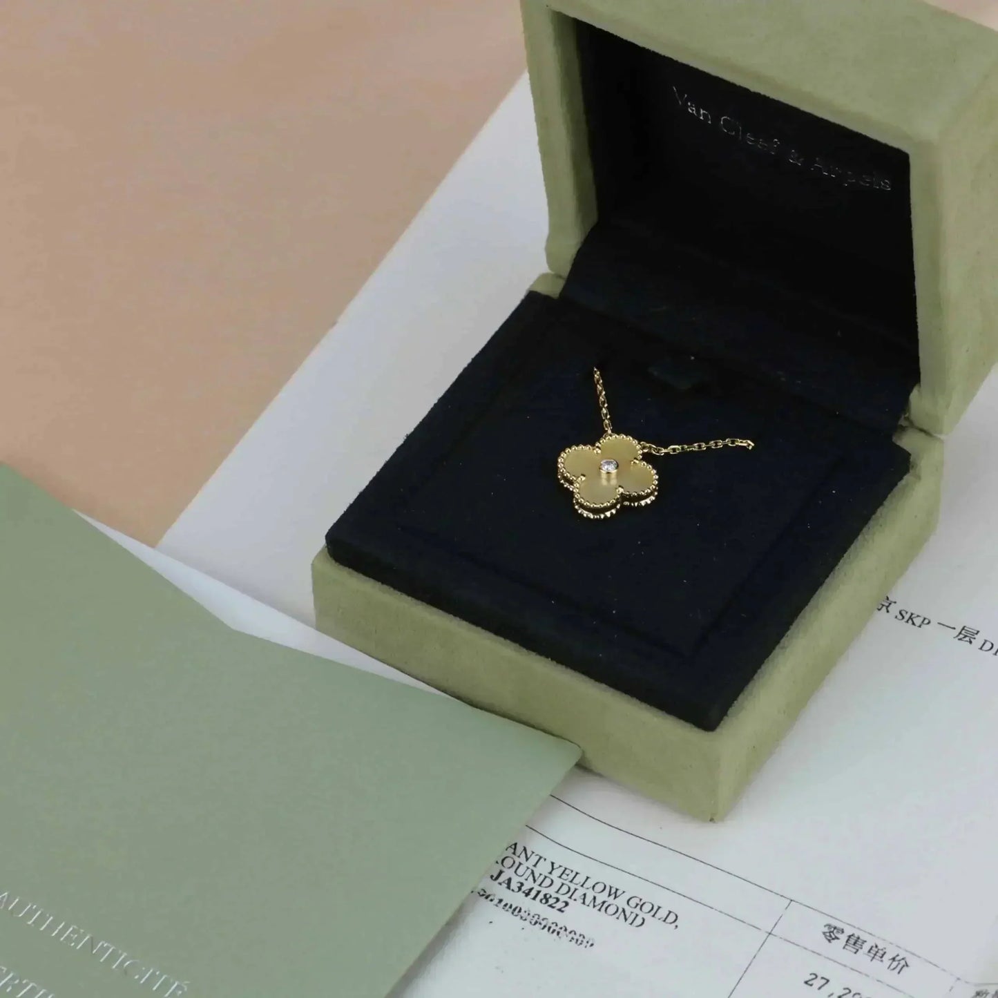 [vivabelle]CLOVER 15MM DIAMOND GOLD MOTHER OF PEARL NECKLACE