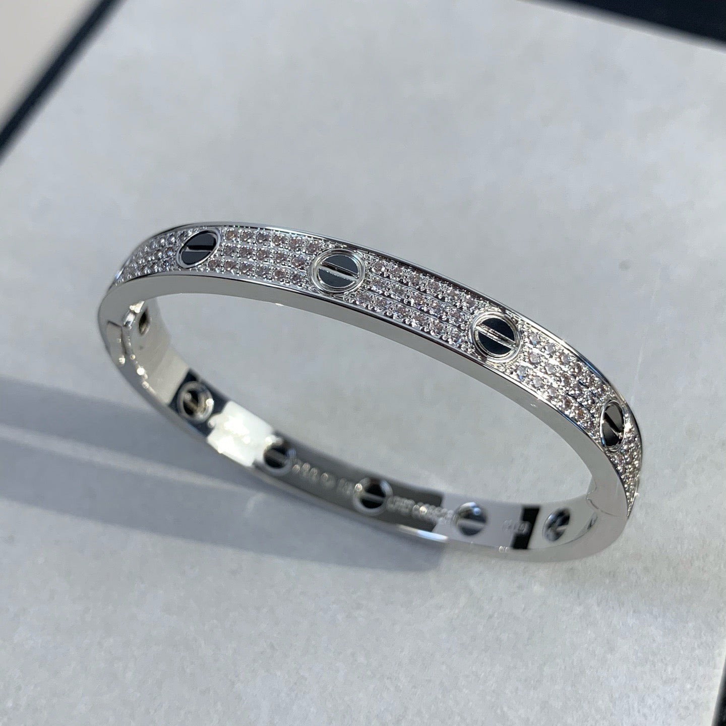 [vivabelle]LOVE BRACELET 6.1MM DIAMOND-PAVED CERAMIC