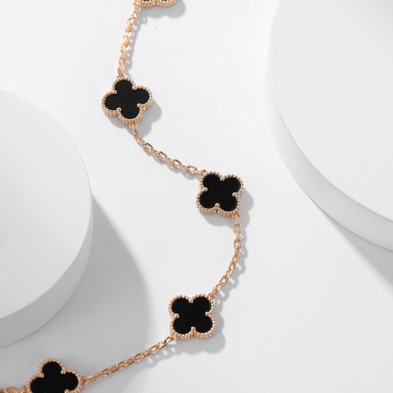 [vivabelle]CLOVER 10 MOTIFS ONYX NECKLACE