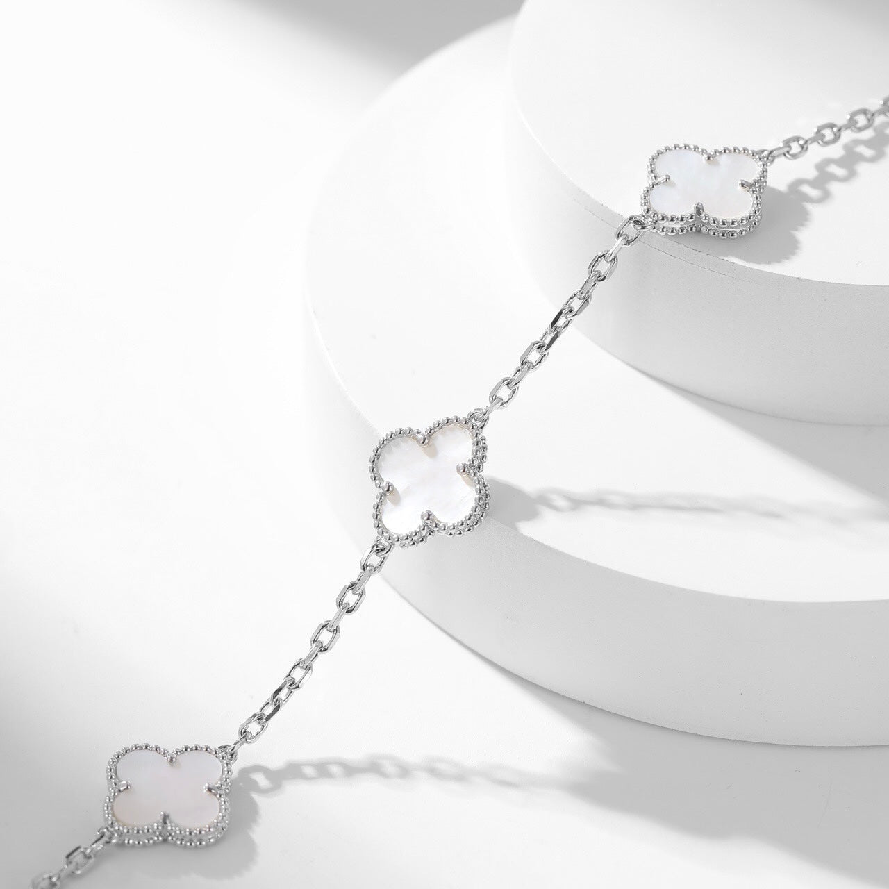 [vivabelle]CLOVER 10 MOTIFS WHITE MOTHER OF PEARL NECKLACE