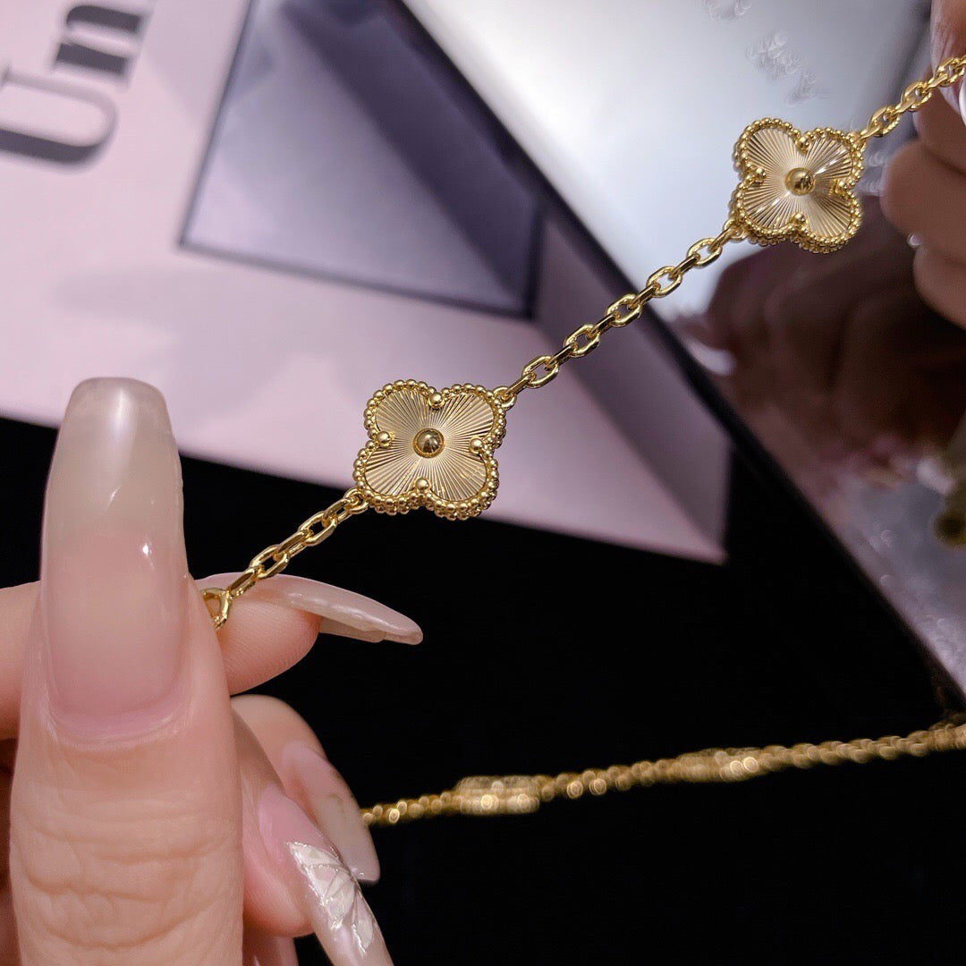 [vivabelle]CLOVER 10 MOTIFS LASER NECKLACE