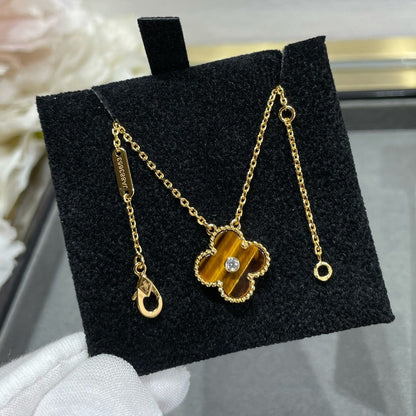 [vivabelle]CLOVER 15MM DIAMOND AND YELLOW TIGER'S EYE AGATE necklace