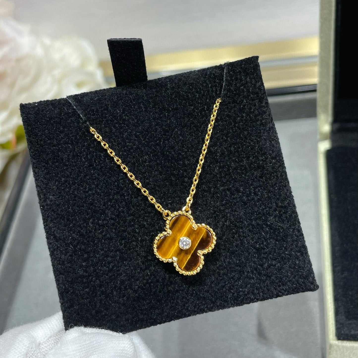 [vivabelle]CLOVER 15MM DIAMOND AND YELLOW TIGER'S EYE AGATE necklace