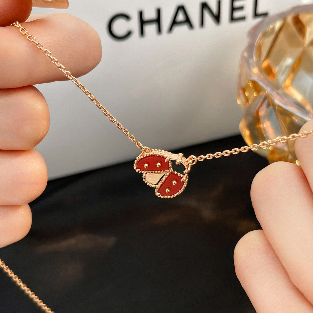 [vivabelle]LUCKY  CARNELIANS LADYBUG NECKLACE