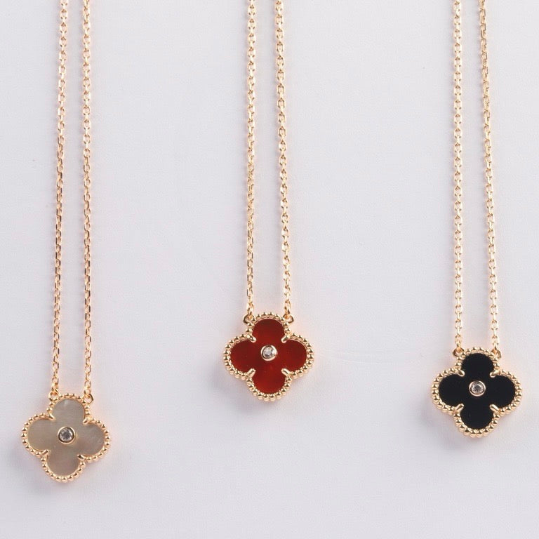 [vivabelle]CLOVER 15MM DIAMOND CARNELIAN NECKLACE