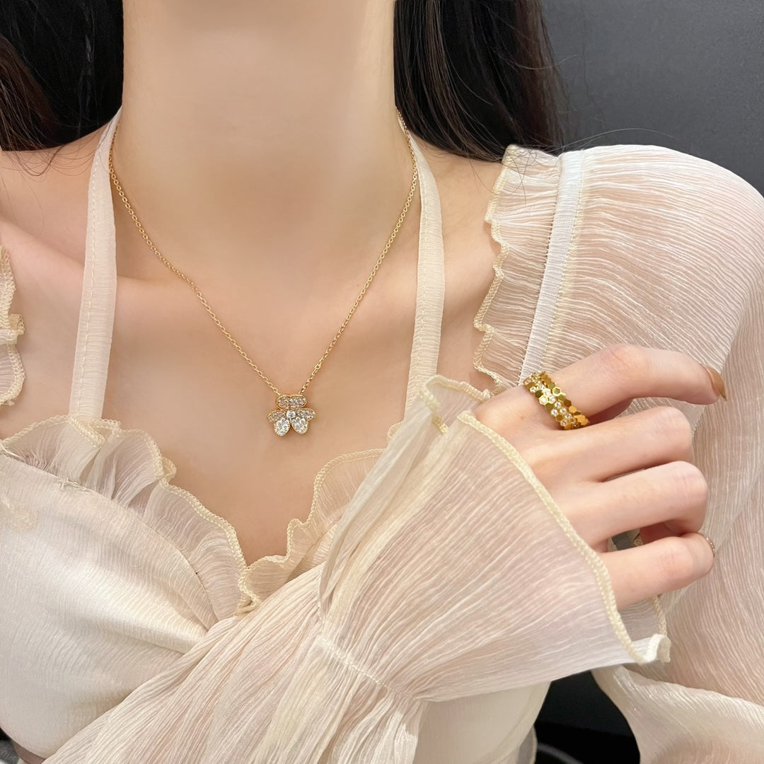 [vivabelle]FLOWER DIAMOND NECKLACE
