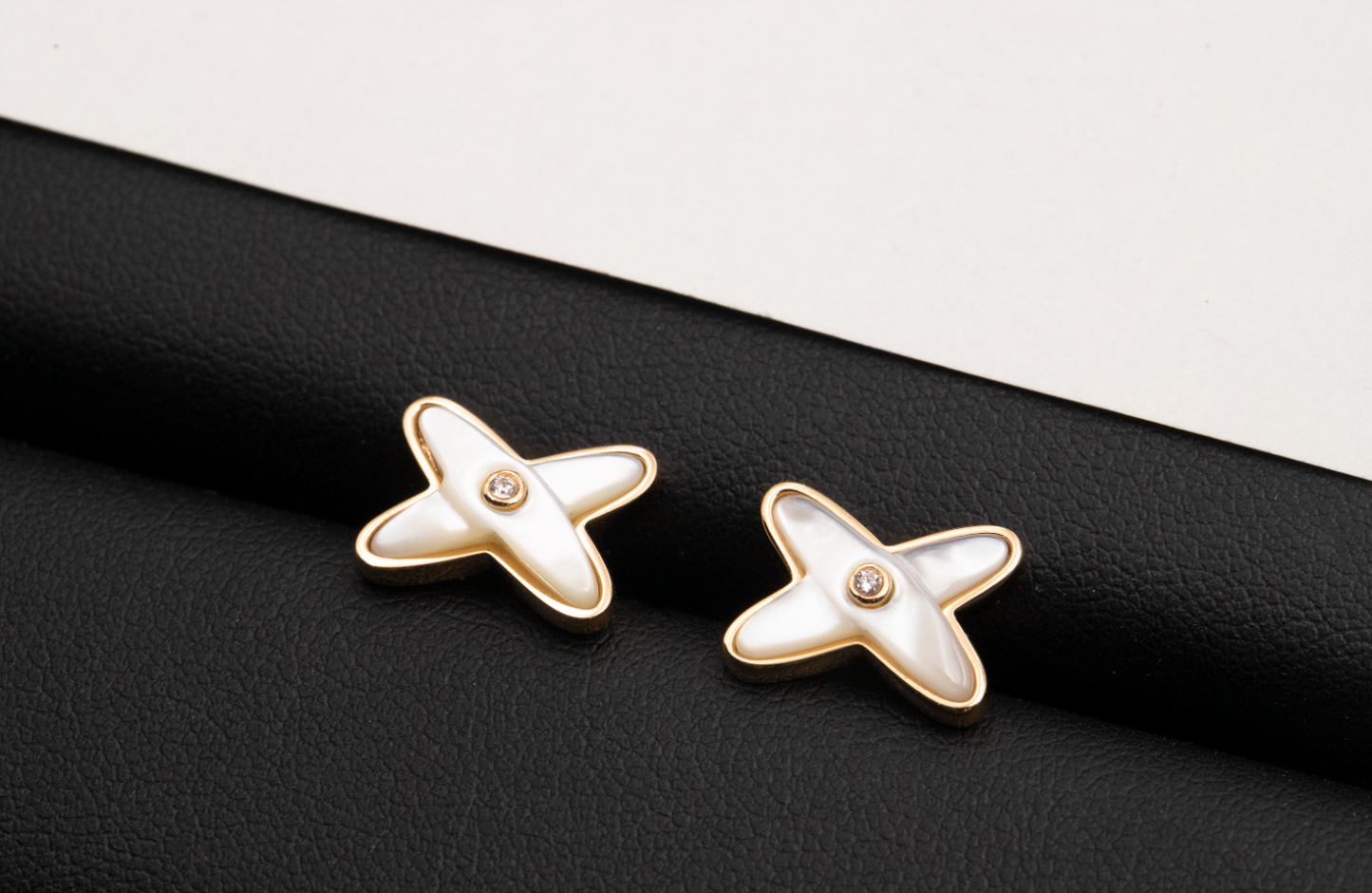 [vivabelle]JEUX DE WHITE MOP ROSE GOLD DIAMOND EARRINGS