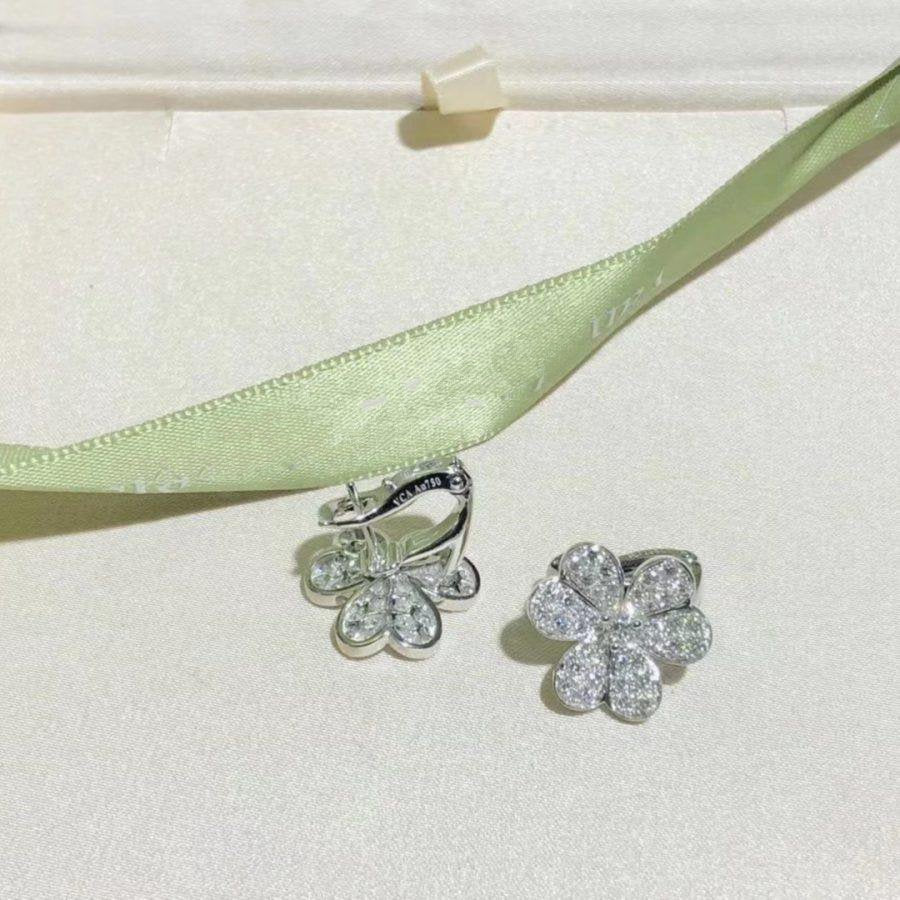 [vivabelle]FRIVOLE SILVER FLOWER DIAMOND EARRINGS