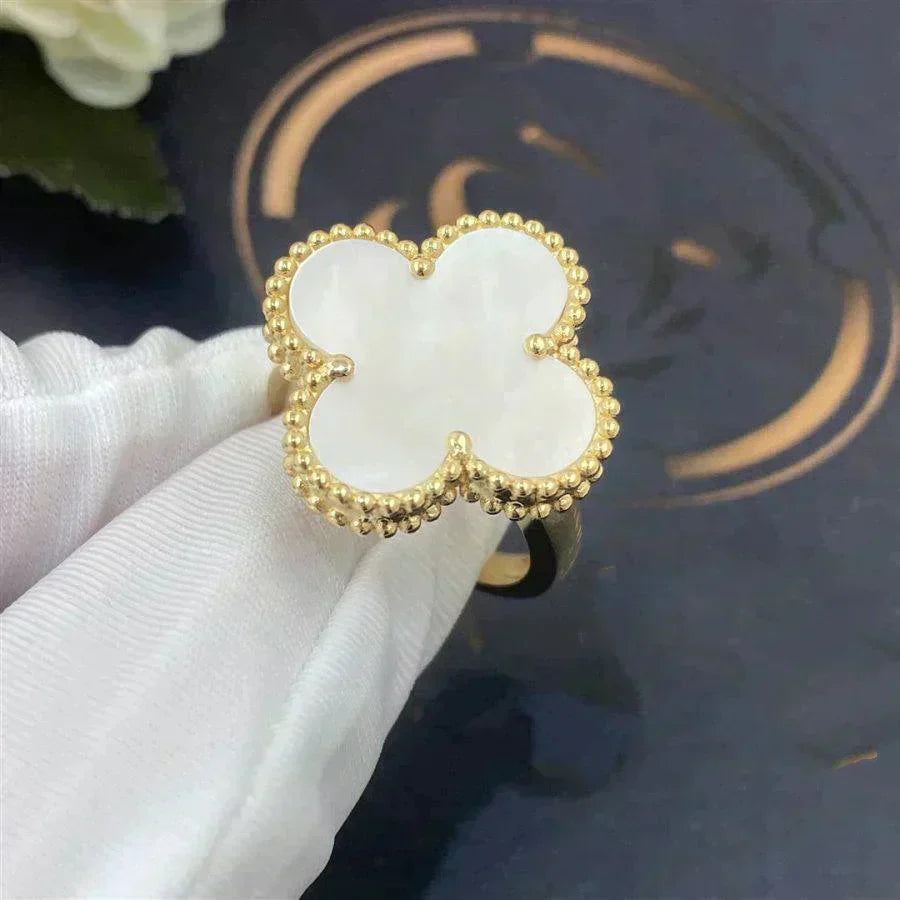 [vivabelle]CLOVER WHITE MOP RING