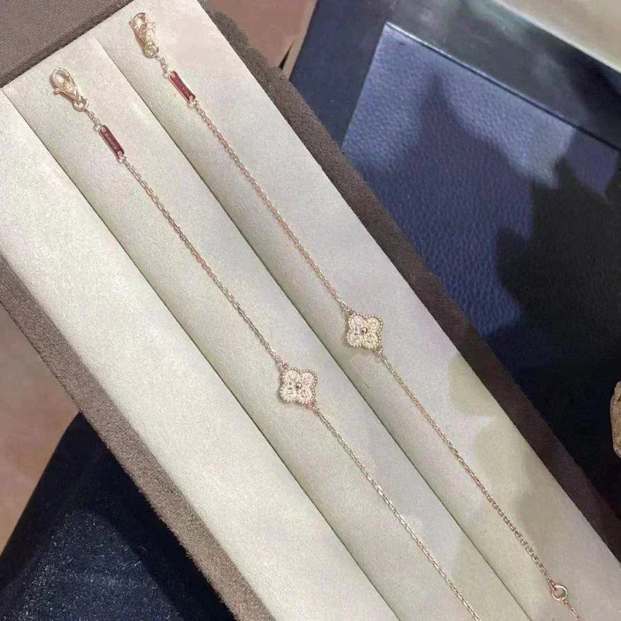 [vivabelle]CLOVER SINGLE FLOWER BRACELET