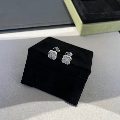 [vivabelle]CLOVER MINI DIAMOND STUD EARRINGS